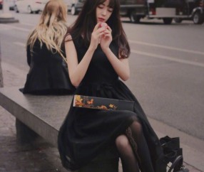 怀孕初期能吃虾鱿鱼吗（怀孕初期能吃虾鱿鱼吗有影响吗）